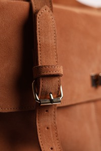 Bolso de Mano de Cuero Genuino de Primera Calidad con Solapa, Cierre de Cadena, Gran Capacidad, Ligero, Suave y Moderno, Unisex - Product Image 3