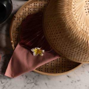 Plateau de nourriture tissé en bambou durable avec couvercle meilleur choix plateau de service en bambou tissé à la main pour le dîner - Product Image 4