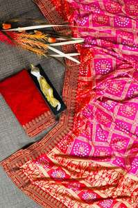 Nouvel arrivage 2022 soie Vichitra traditionnelle indienne avec imprimé Bandhej et dentelle séquentielle pour femmes fournisseur indien - Product Image 2