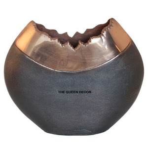 Superior Quality Handmade Iron Coastal Tabletop Flower <b>Vase</b> Decorative Pot with Design Home Accent the Queen Decor Model VSE8 - Product Image 1