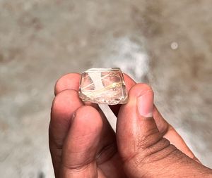 Piedra preciosa de topacio blanco natural con rutilo en el interior - Product Image 5