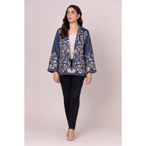 Chaqueta Varsity de Otoño para Mujer, Colección Studio, Chaqueta de Cuero Bordada WGK-DNW-DE-1959, Logotipo Personalizado, Acolchada, Corta, con Parches - Product Image 4