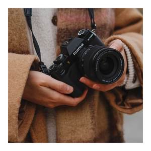 Appareil photo numérique sans miroir X-T50 40,2 MP avec objectif 16-50 mm F2.8 4.8 R LM WR Noir 4179498 - Product Image 3