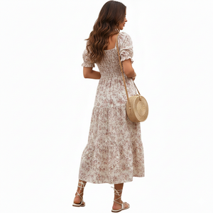 Robe midi smockée florale de luxe Unity, tissu doux et respirant, col carré élégant, robe d'été - Product Image 3