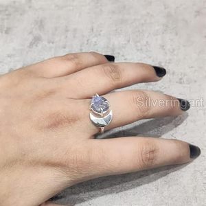 Bague pour femme en Tanzanite naturelle, pierre de naissance de décembre, lune croissante, bijoux faits à la main, bague en argent sterling 925 - Product Image 1