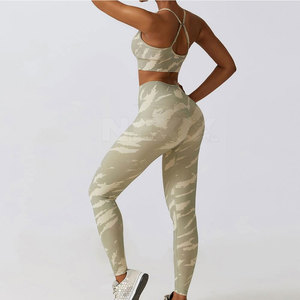 Uso al aire libre Tela suave Mujeres Yoga Set Venta al por mayor Casual Mujeres Yoga Set Nuevo diseño Mujeres Yoga Set - Product Image 2