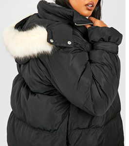 Las mujeres cortas puffer chaqueta bomber estilo cálido ligero acolchado al por mayor OEM directo de fábrica - Product Image 2