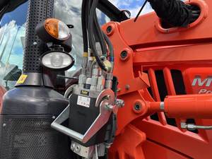 Tractor M7-172 PREMIUM 2021 - Solución Agrícola Avanzada de Alta Potencia - Product Image 5