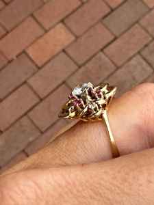 Anillo de Cóctel de Oro Amarillo de 14K con Diamante Redondo Natural de Calidad Superior y Rubí, Anillo de Diseño de Lujo con Piedras Preciosas - Product Image 2