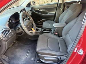 Precio bajo, Hyundai Elantra GT 2018, auto usado en venta - Product Image 3