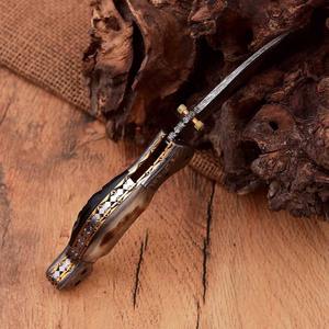Navaja de Bolsillo Plegable de Damasco de Alta Calidad, Personalizable OEM, con Cuerno de Carnero y Funda de Cuero, Hecha a Mano - Product Image 3