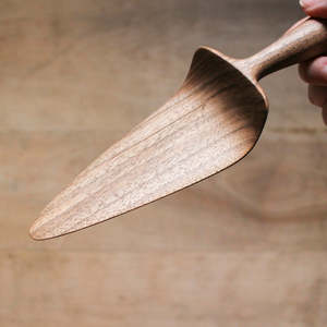 Serveur à gâteau en bois d'acacia produit fait à la main nouveau design serveur en bois prix de gros serveur en bois pour gâteau de mariage - Product Image 6