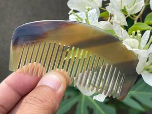 Peine de Cuerno Orgánico Hecho a Mano de Alta Calidad, Estilo Amor, Suave y Pulido, Anti-Rotura, Desenredante para el Cuidado Diario del Cabello - Product Image 3