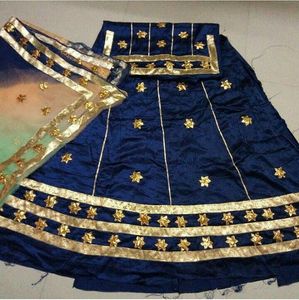 Vestido DE TRABAJO Cultural de moda Gota Patti en tonos suaves con bordado de escote detallado Elegante pero tradicional - Product Image 1