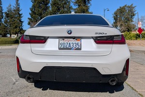 BMW 330e Híbrido Enchufable 2023 Usado Premium, Muy Equipado - Product Image 3