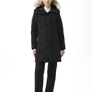 Parka para Mujer Hecha de Tela Resistente para un Uso Duradero, Diseñada para Proteger del Viento y el Frío - Product Image 2