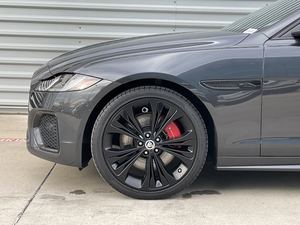 Offre Spéciale : Jaguar XF P300R Dynamic SE AWD d'occasion 2024 - Prêt à être expédié - Product Image 5