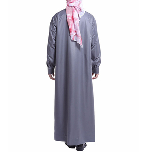 2023 nouvelles conceptions arabes Jubba pour hommes Thobe Dubaï vêtements musulmans Daffah gris teint personnalisé brodé thobes pour hommes - Product Image 4