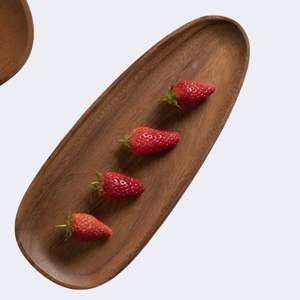 Bandeja de servicio de madera de forma ovalada con un atractivo rústico moderno y un diseño espacioso perfecto para fines de comida y decoración del hogar - Product Image 1