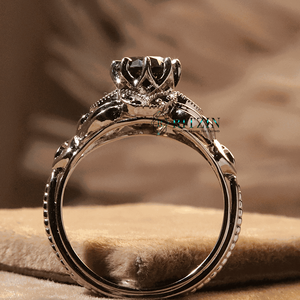 Bague de fiançailles de style Art déco avec diamant rond noir pour femme - Product Image 2
