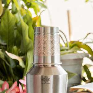 Bouteille en cuivre finition antique de 1350 ml avec <span class=keywords><strong>sac</strong></span> à eau chaude en verre semi-embouti gravé pour <span class=keywords><strong>le</strong></span> remplissage d'eau - Product Image 5