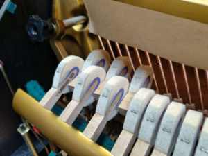 Yamahas U3H Original Japon Piano droit importé de haute qualité Piano professionnel d'occasion Ton clair Solid Feel U3 - Product Image 5