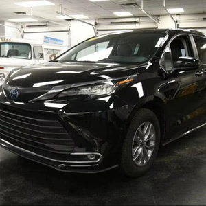 Toyota Sienna XLE 2023 d'occasion certifiée, 5 places, traction avant, conduite à gauche, sièges en cuir, caméra de recul, norme Euro III, ESC - Product Image 1