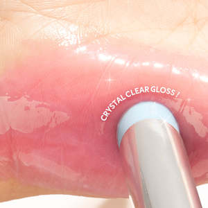 Bálsamo Labial Orgánico Suave con Brillo Hidratante y Exfoliante, Sabor Fresa y Frutas, 5g, Etiqueta de Azúcar - Product Image 6