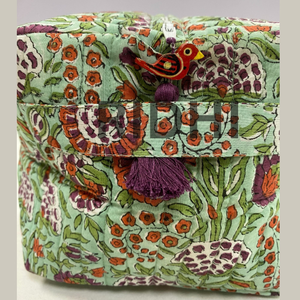 Sac matelassé réutilisable et écologique grand format vert menthe pastel avec fermeture éclair, multi-usage, imprimé sur mesure, pour cosmétiques et courses - Product Image 4