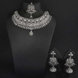 Jeweljunk Fine Jewelry Set Collier ras du cou en pierre autrichienne oxydée avec Maang Tikka 1113649 - Product Image 1