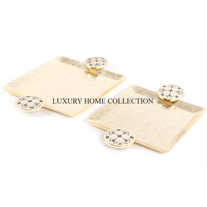 Bandeja de servicio de latón con encanto rústico y construcción duradera, ideal para espacios de comedor temáticos bohemios y decoración de cocina auténtica - Product Image 4