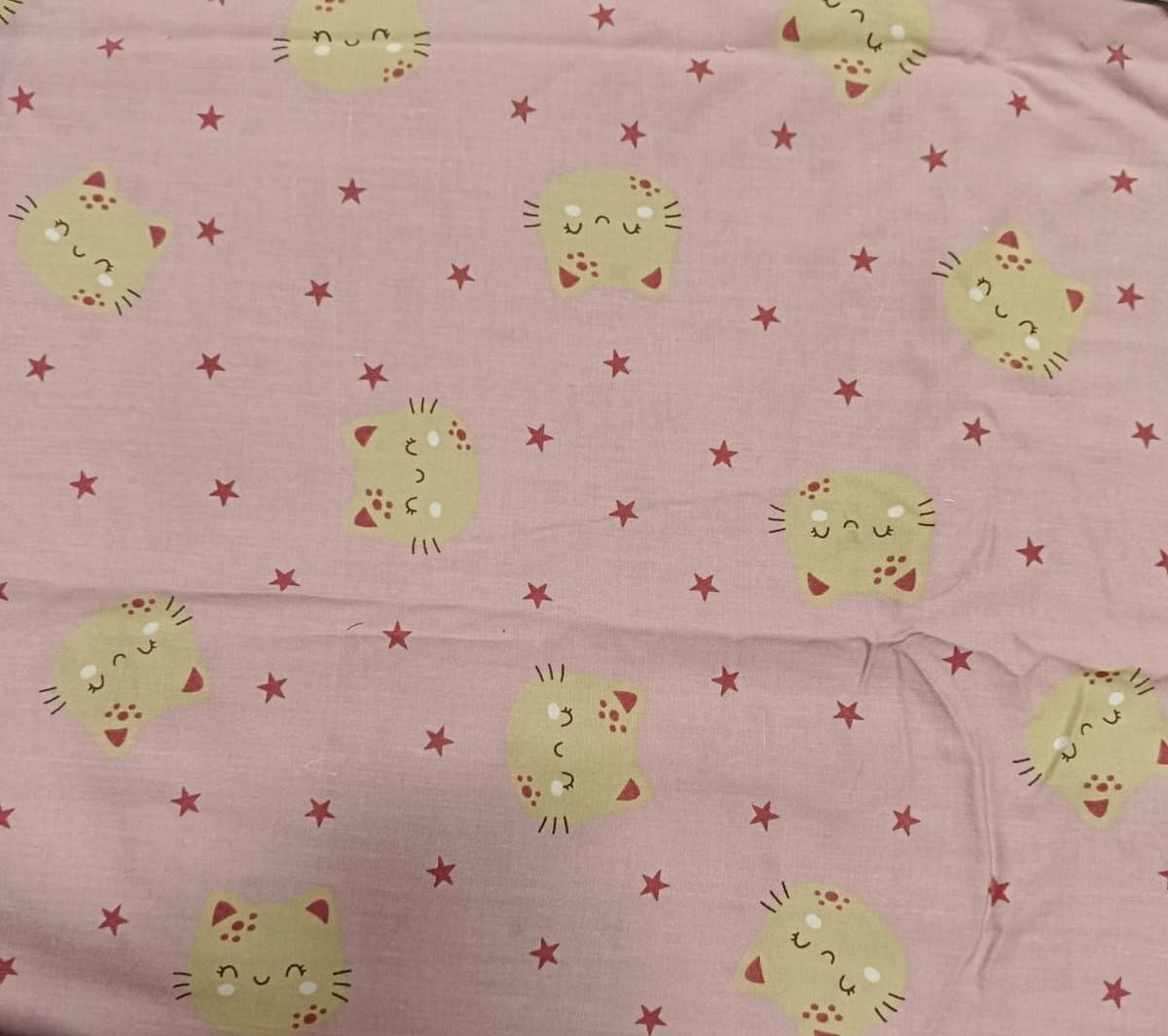 สีแดงม่วง