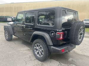 SUV Todoterreno 4x4 2025, SUV Automático Usado, Disponible con Volante a la Izquierda/Derecha, Interior de Cuero de Lujo - Product Image 3