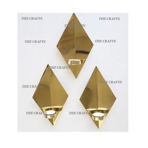 Trois porte-bougie suspendus sur mesure en métal doré poli, porte-bougie mural au prix le plus bas - Product Image 1