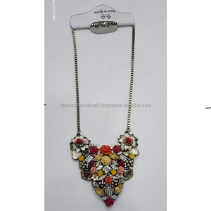 Collar de Resina Epoxi Esmaltada Colorida, Diseños Modernos de Ángeles Personalizados, Ligero, Duradero, Elegante, Hecho a Mano, Ecológico - Product Image 4