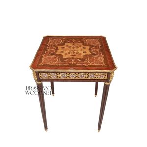 Table d'appoint carrée de luxe avec marqueterie géométrique complexe, médaillons en porcelaine peints à la main et décor palais en laiton doré - Product Image 1