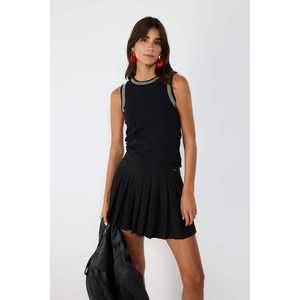 Blusa Casual para Mujer con Logotipo Bordado, Cuello con Volantes, Decoración 3D, Manga Corta, Talla XL, Corte Ajustado, Tejido de Punto - Product Image 4