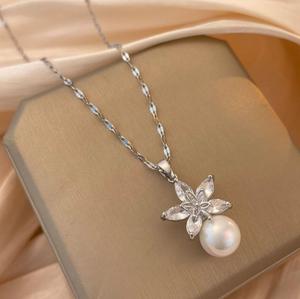 Collier exquis en forme de fleur avec un design polyvalent et tendance, collier pendentif en cuivre - Product Image 2