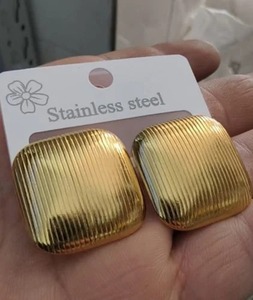 Pendientes de tuerca a la moda de calidad superior, perfectos para la Oficina, la universidad o la fiesta, disponibles a un precio asequible - Product Image 2