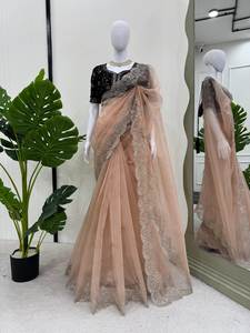 Saree de créateur en soie organza lourde avec fil et paillettes Travail 9000 Chemisier en velours | Vêtements de mariage indiens de luxe - Product Image 2