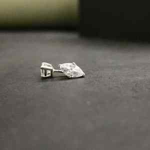 Magnifiques boucles d'oreilles de luxe en diamant taille marquise, or massif 18 carats, certifiées IGI, parfaites pour les anniversaires et les fêtes, cadeau idéal - Product Image 3