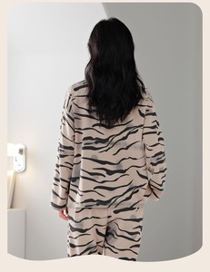 Fabricante tendencia nueva llegada venta al por mayor de moda causal impresión de las mujeres conjunto de ropa de pijama de las mujeres ropa de dormir - Product Image 6