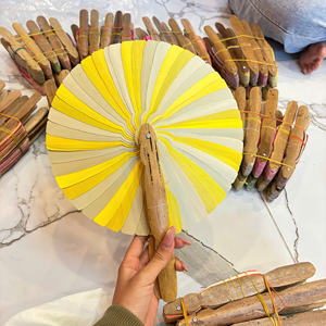 Éventail en feuilles de palmier, éventail pliant tissé à la main en feuilles de palmier, pour décoration de mariage, logo personnalisé Vietnam, Ms Violet - Product Image 1