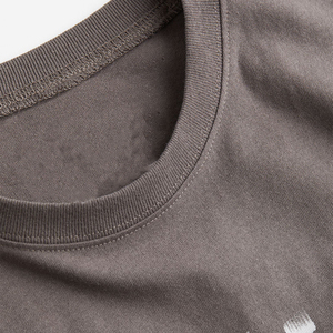 T-shirts d'été pour femmes fabriqués au Pakistan respirants et confortables pour un usage décontracté respectueux de l'environnement avec décoration de boutons - Product Image 2