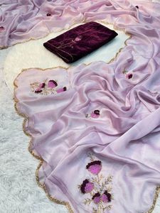 "Precioso Sari de seda con borde Cutdana de tres capas con estampado floral para mujer" - Product Image 4