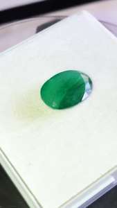 Lujoso 5.88cts Esmeralda natural AAA Lustre Bonito color verde Corte ovalado de Zambia para la fabricación de joyas con certificado IGI - Product Image 4