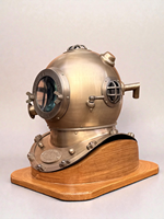 Casque de plongée vintage en laiton finition brune, objet décoratif |   Casque de plongée antique pour les profondeurs marines