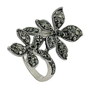 Anillo Ajustable de Plata con Flor para Mujer, Joyería Moderna con Incrustaciones de Gemas Negras y Baño de Oro, Talla Única, Casual/Formal - Product Image 1