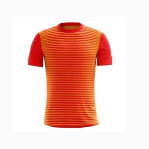 เสื้อฟุตบอลและกางเกงขาสั้นระบายอากาศได้ดี ออกแบบเองได้ตามต้องการ ชุดทีม 100% โพลีเอสเตอร์ ผลิตในปากีสถาน - Product Image 3
