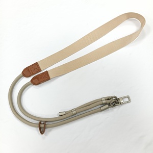 Nouvelles Tendances : Lanière Universelle pour Téléphone, Style Ethnique Vintage, Sangle Large en Tissu, Cordon Réglable pour le Cou et l'Épaule avec Patch de Fixation - Product Image 5